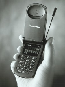 El Star Tac de Motorola fue el primer móvil que cabia en la mano. 